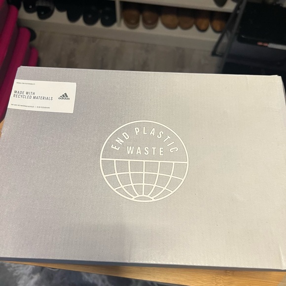 GUC and Very Clean Adidas EQ21 Run - The Sustainable Running Shoe - Picture 4 of 6